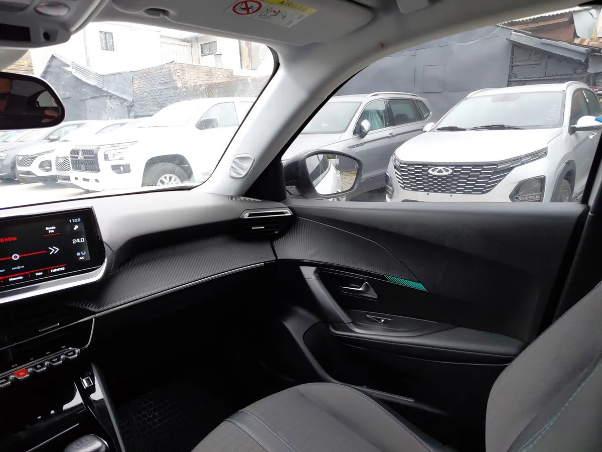Peugeot 2008 1.2 Active Puretech 130 4x2 Mt 5p año 2022