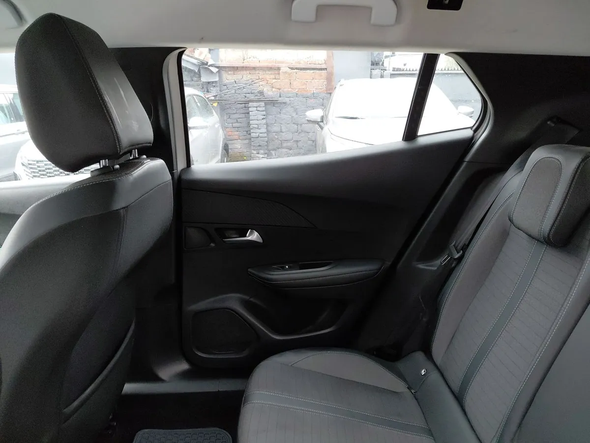 Peugeot 2008 1.2 Active Puretech 130 4x2 Mt 5p año 2022