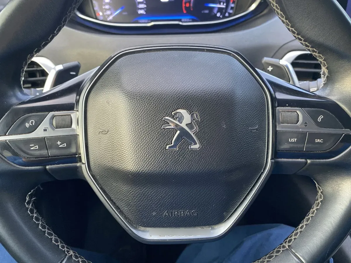 Peugeot 5008 1.5 Allure Bluehdi 4x2 130 Eat8 5p año 2020