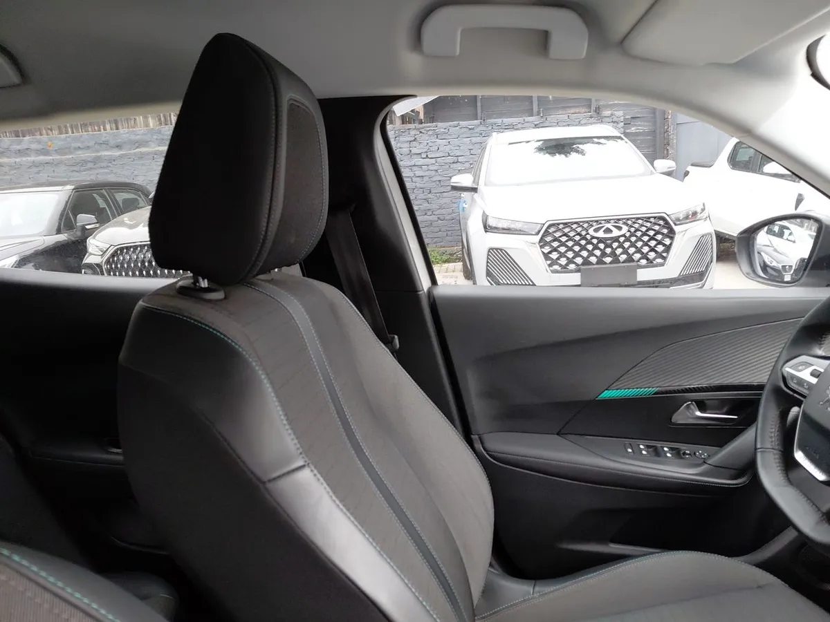 Peugeot 2008 1.2 Active Puretech 130 4x2 Mt 5p año 2022