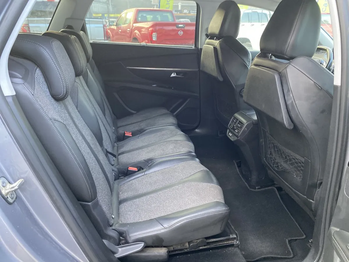 Peugeot 5008 1.5 Allure Bluehdi 4x2 130 Eat8 5p año 2020
