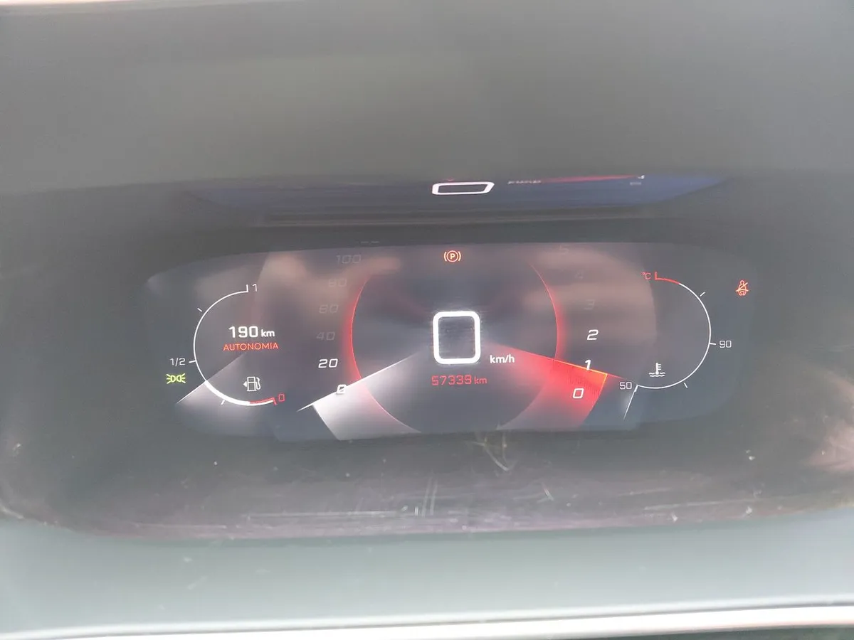 Peugeot 2008 1.2 Active Puretech 130 4x2 Mt 5p año 2022