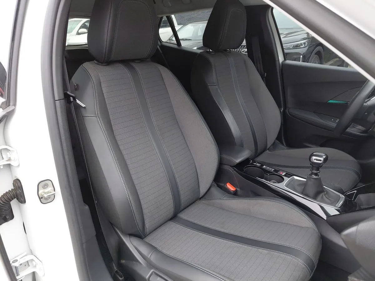 Peugeot 2008 1.2 Active Puretech 130 4x2 Mt 5p año 2022