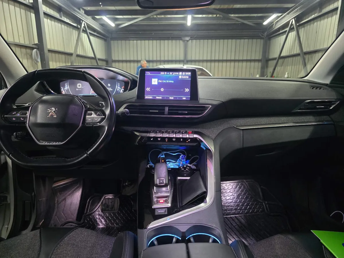 Peugeot 5008 1.6 Allure 4x2 6at 5p año 2018