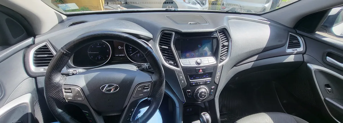 Hyundai SANTA FE 2.2 Dm Wgn Crdi Gls At 4x4 Diesel año 2017