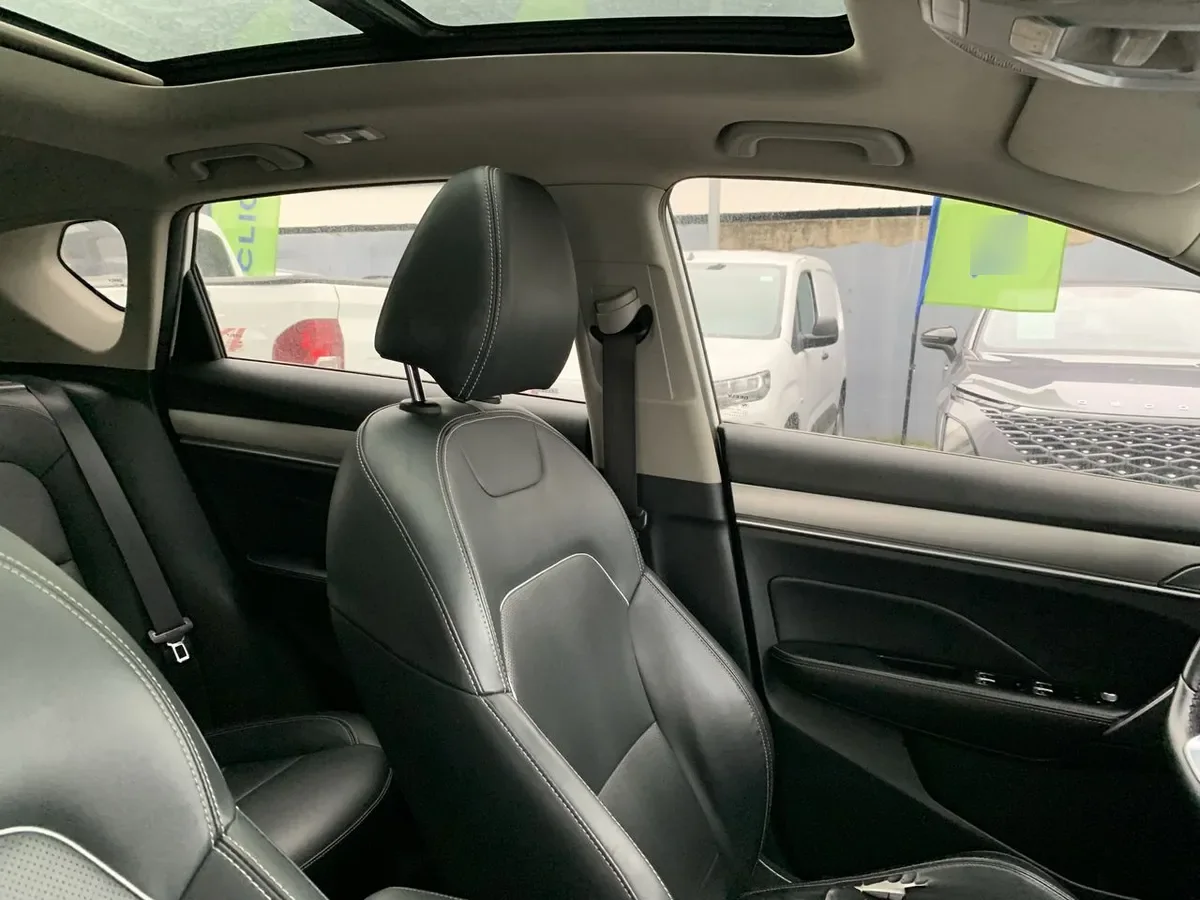 Geely Coolray 1.5 Exclusive At 5p año 2022
