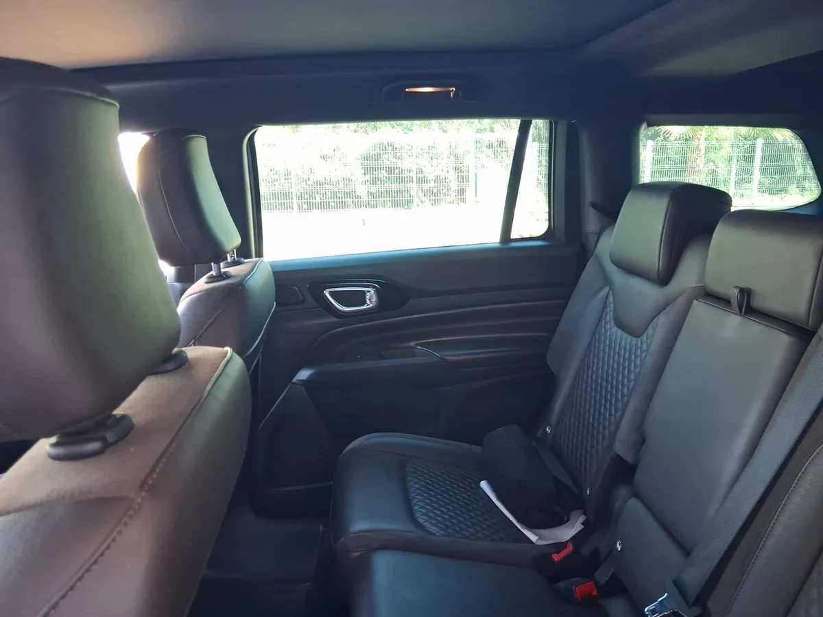 Jeep Commander 2.0t Overland Td380 Dies 4x4 9at 5p año 2023