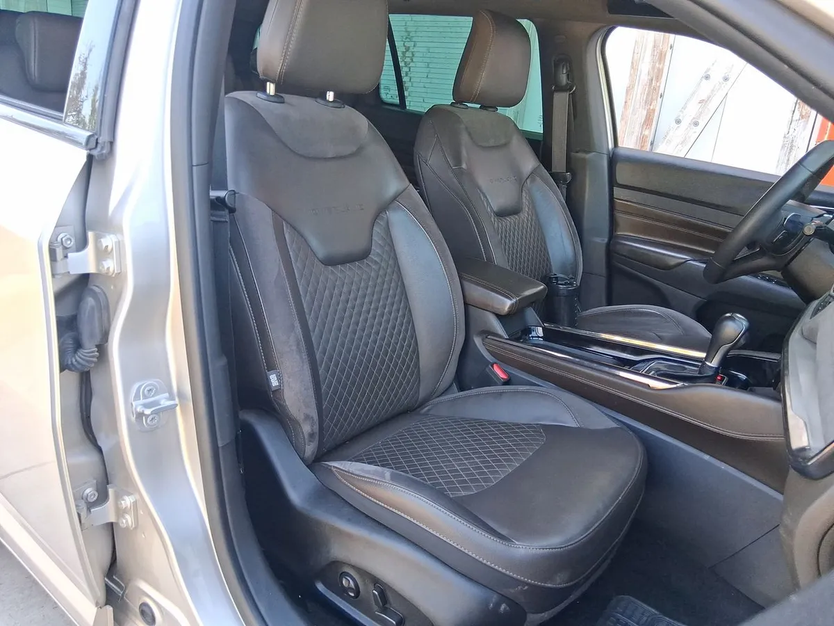 Jeep Commander 2.0t Overland Td380 Dies 4x4 9at 5p año 2023