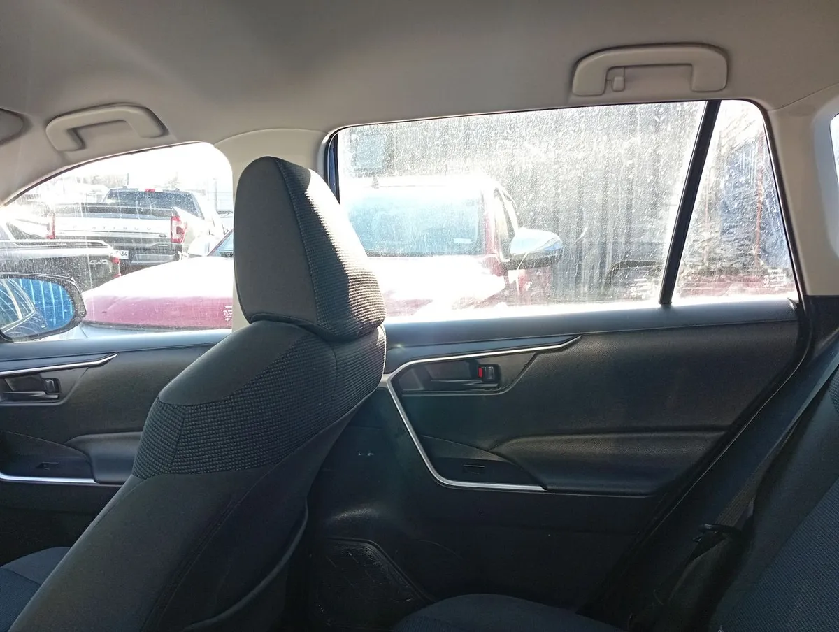 Toyota Rav 4 2.0 Le 4x4 Mt 5p año 2023