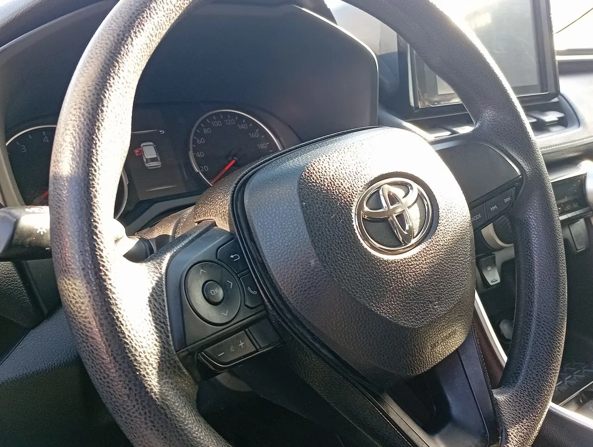 Toyota Rav 4 2.0 Le 4x4 Mt 5p año 2023