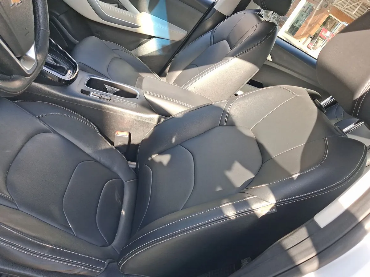 Chevrolet Captiva 1.5t Premier Fwd Cvt At 5p año 2023