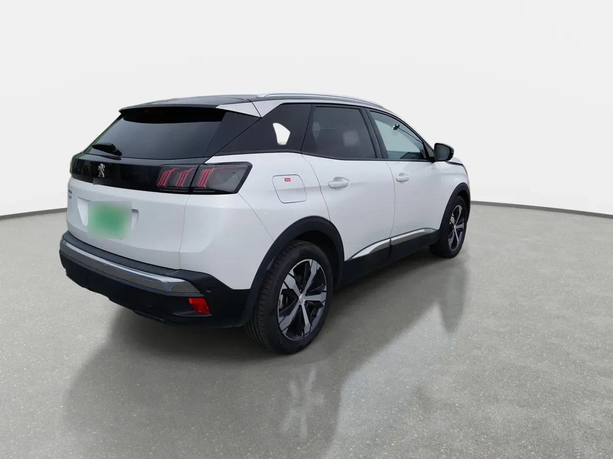 Peugeot 3008 1.5 Allure Pack Bluehdi 130 4x2 Eat8 5p año 2024