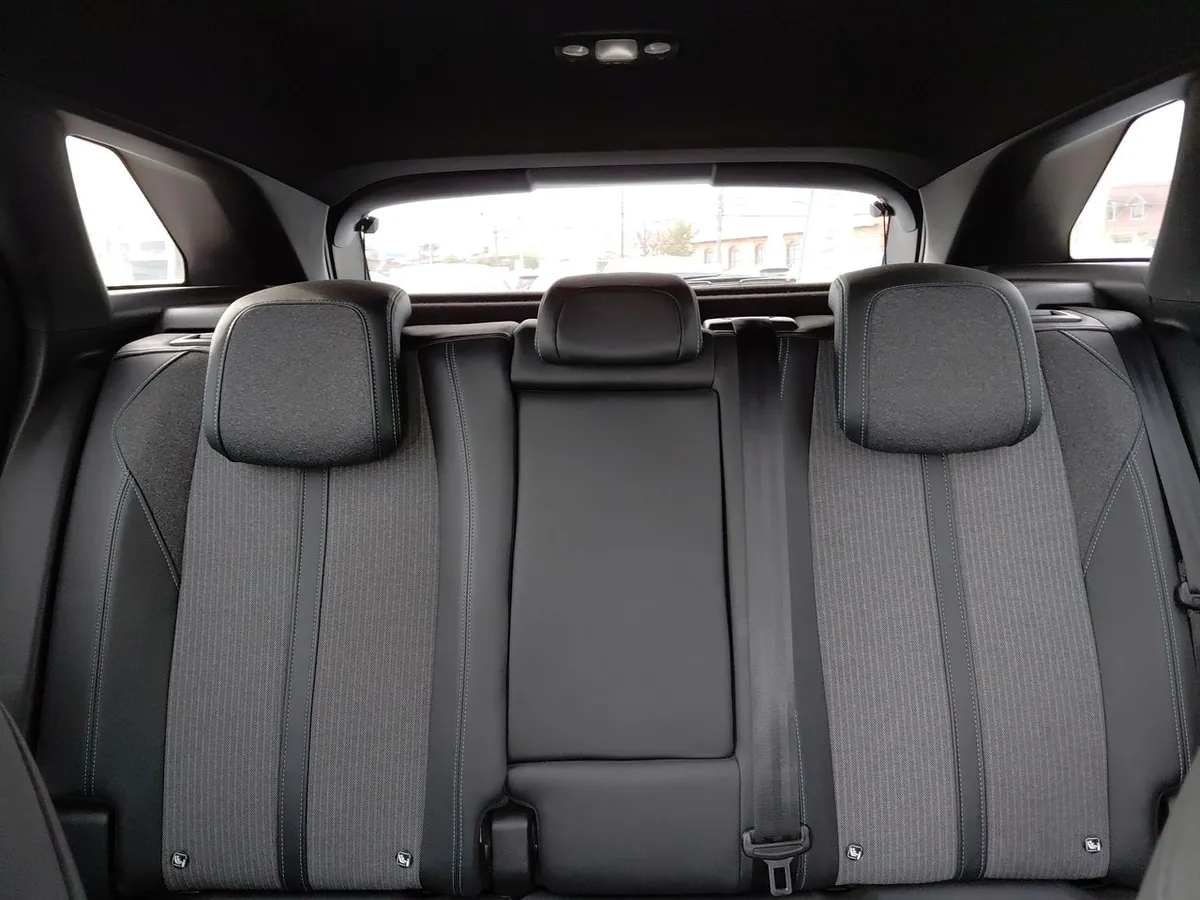 Peugeot 3008 1.5 Allure Pack Bluehdi 130 4x2 Eat8 5p año 2024
