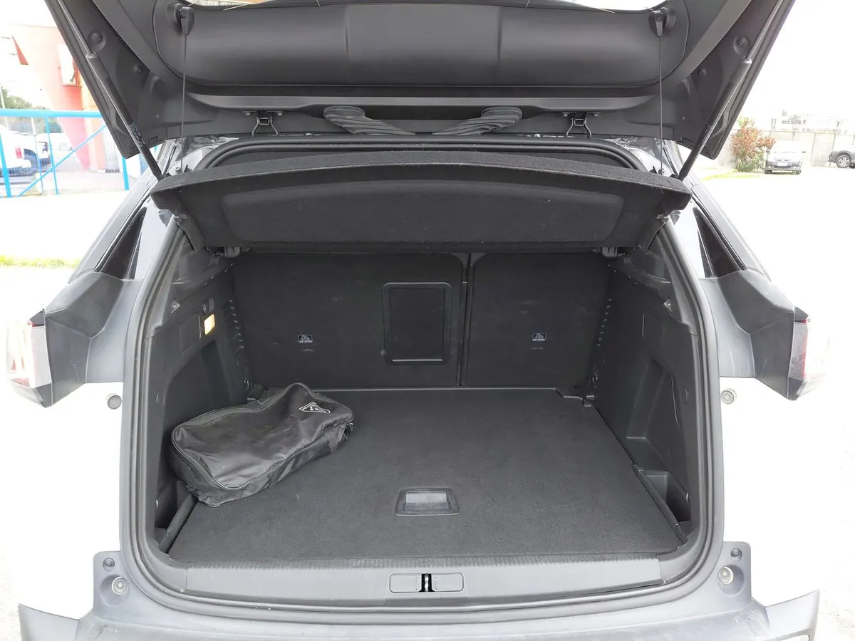 Peugeot 3008 1.5 Allure Pack Bluehdi 130 4x2 Eat8 5p año 2024