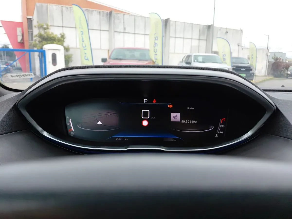 Peugeot 3008 1.5 Allure Pack Bluehdi 130 4x2 Eat8 5p año 2024