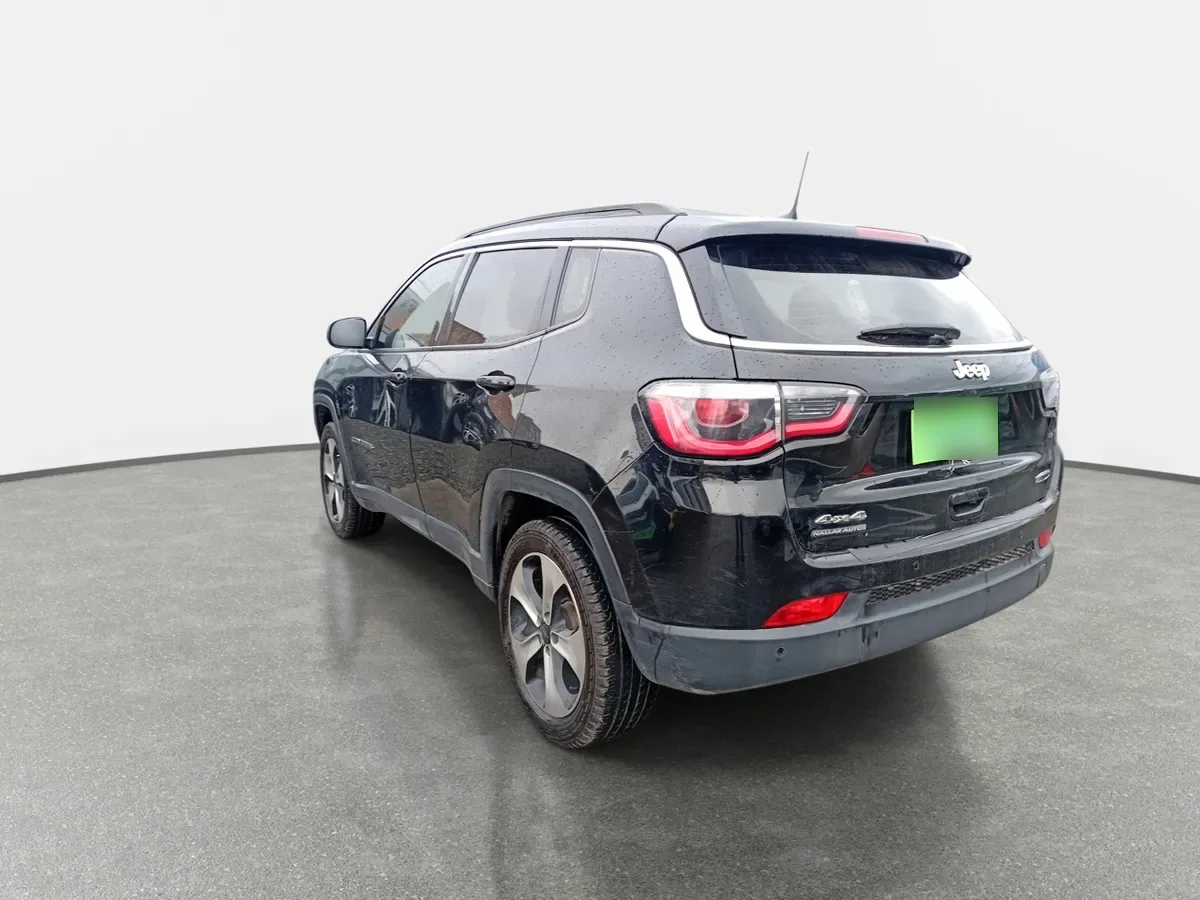 Jeep Compass 2.4 Longitude 4x4 Radio 7 9at 5p año 2019