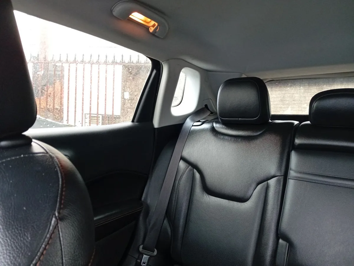 Jeep Compass 2.4 Longitude 4x4 Radio 7 9at 5p año 2019