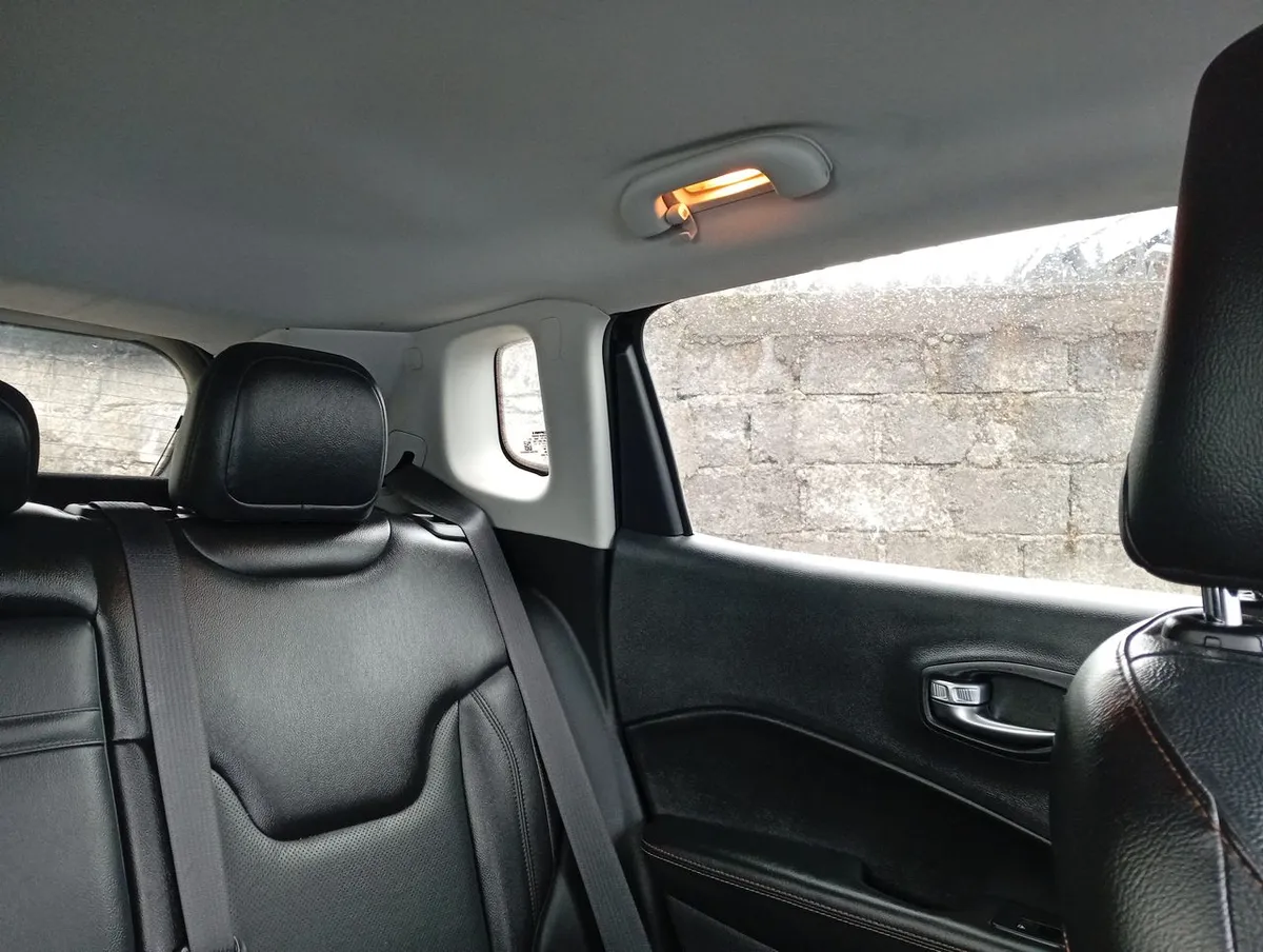 Jeep Compass 2.4 Longitude 4x4 Radio 7 9at 5p año 2019