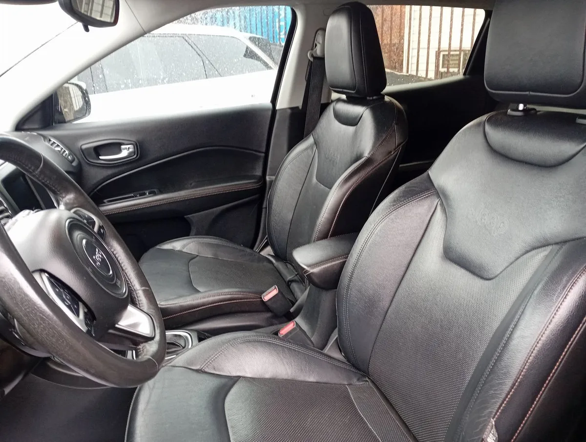 Jeep Compass 2.4 Longitude 4x4 Radio 7 9at 5p año 2019