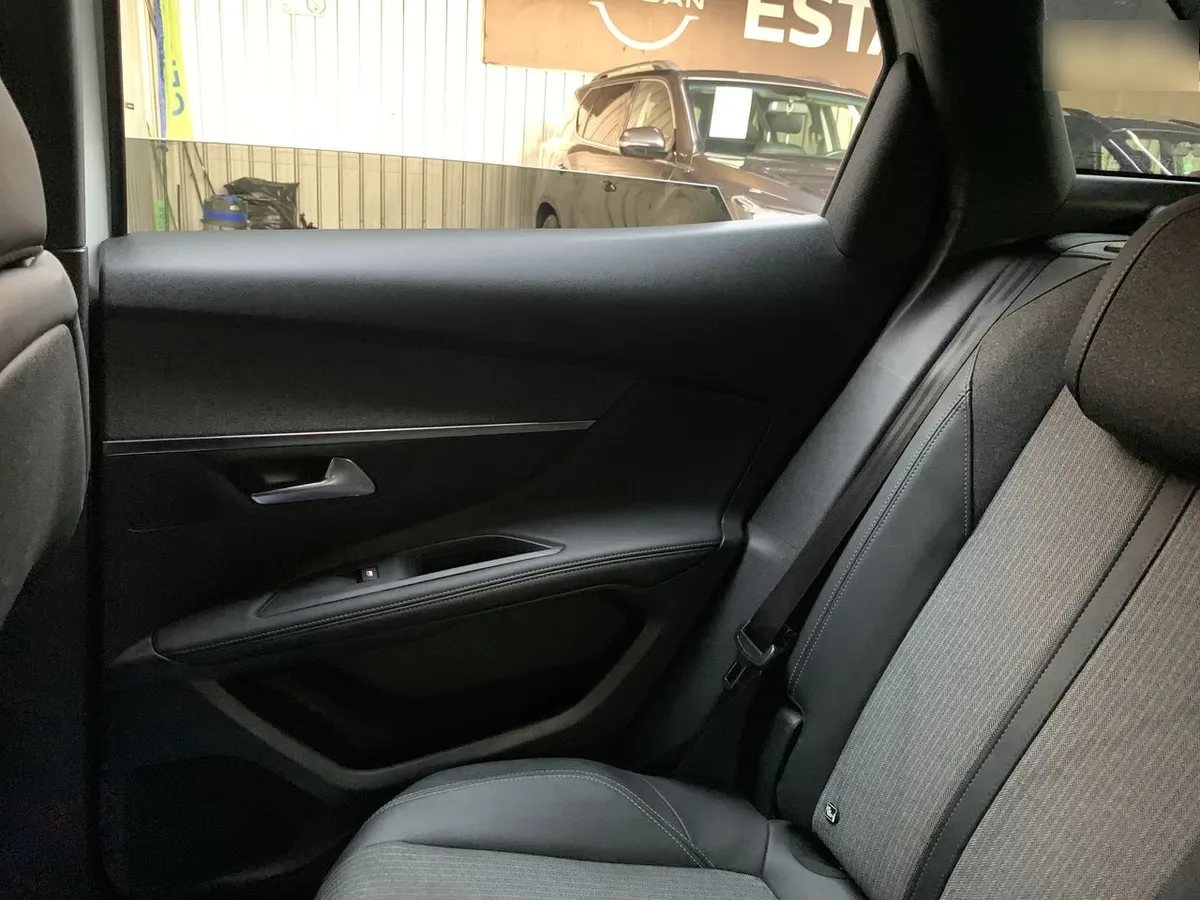 Peugeot 3008 1.6 Allure Pack Thp 165 4x2 Eat6 5p año 2024