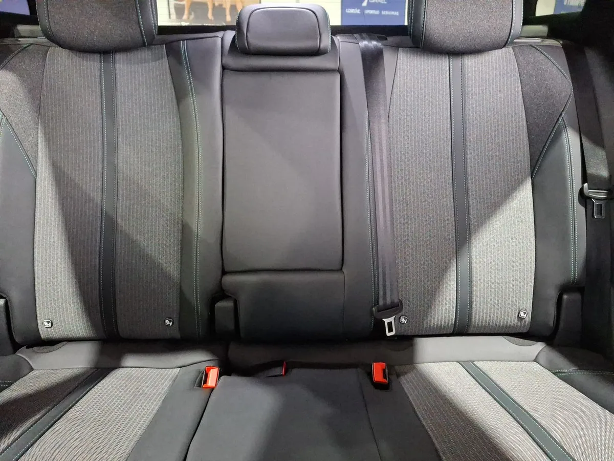 Peugeot 3008 1.6 Allure Pack Thp 165 4x2 Eat6 5p año 2024