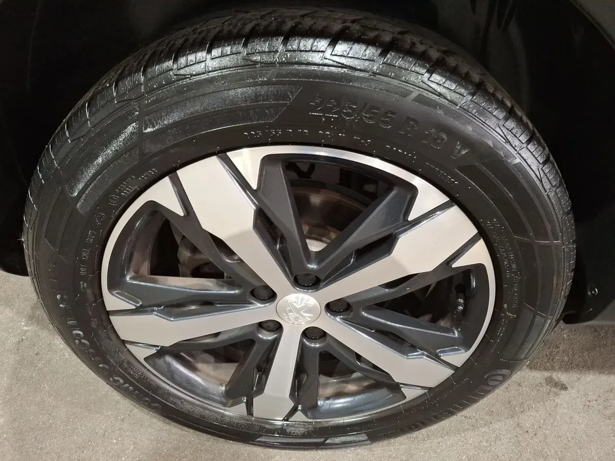 Peugeot 3008 1.6 Allure Pack Thp 165 4x2 Eat6 5p año 2024