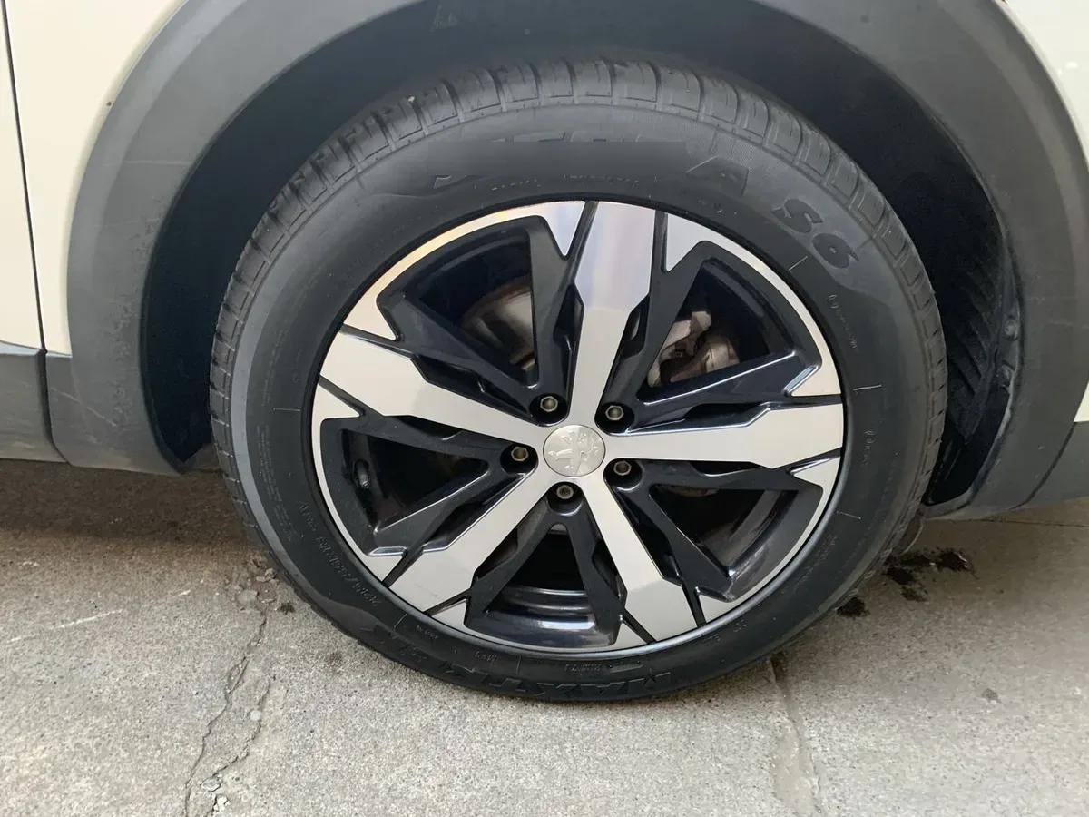 Peugeot 3008 1.6 Allure Pack Thp 165 4x2 Eat6 5p año 2024
