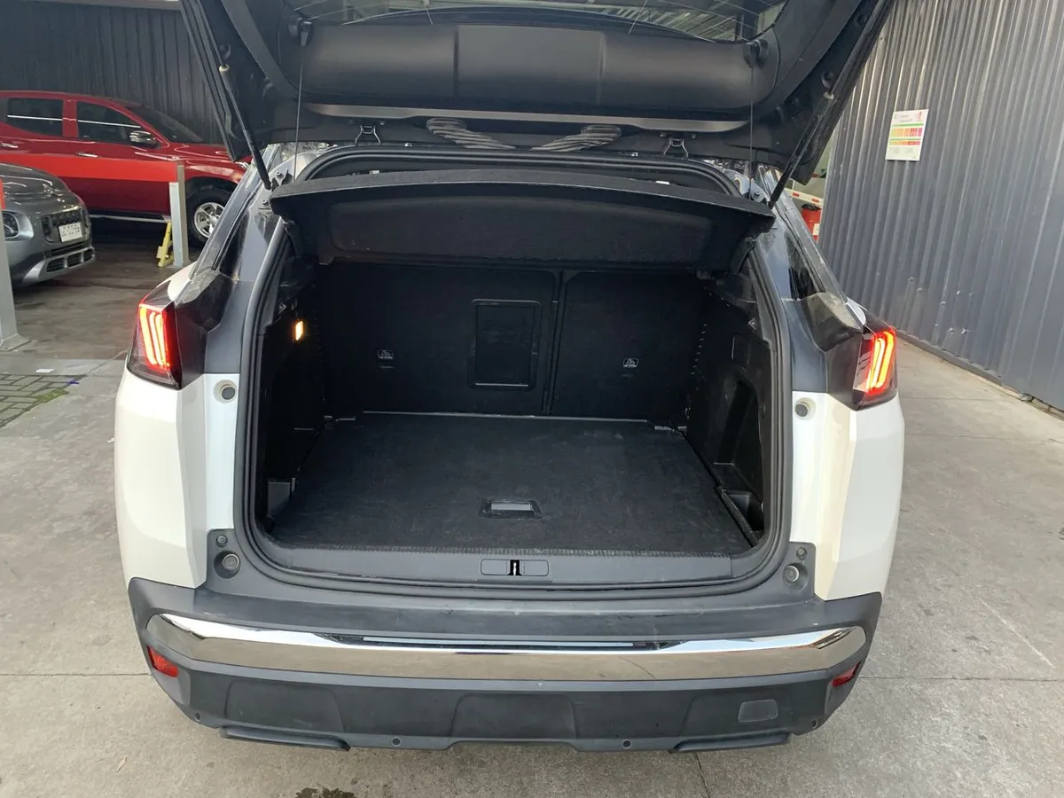 Peugeot 3008 1.6 Allure Pack Thp 165 4x2 Eat6 5p año 2024