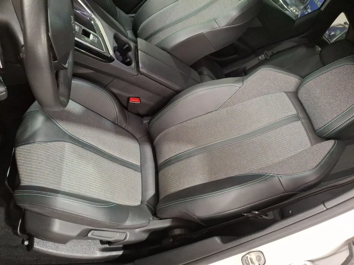 Peugeot 3008 1.6 Allure Pack Thp 165 4x2 Eat6 5p año 2024