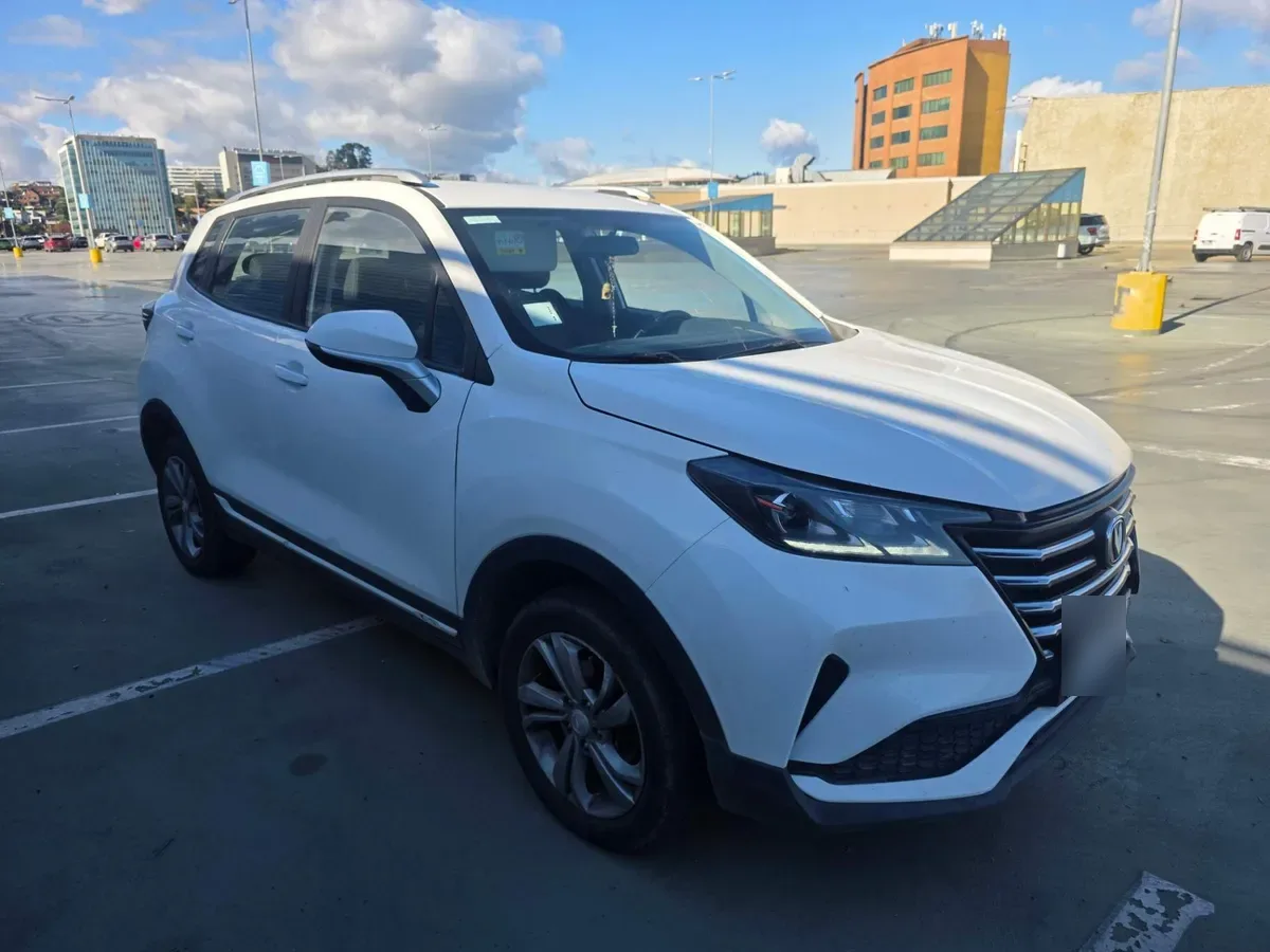 Changan Cs15 1.5 Luxury 4x2 Mt 5p año 2023