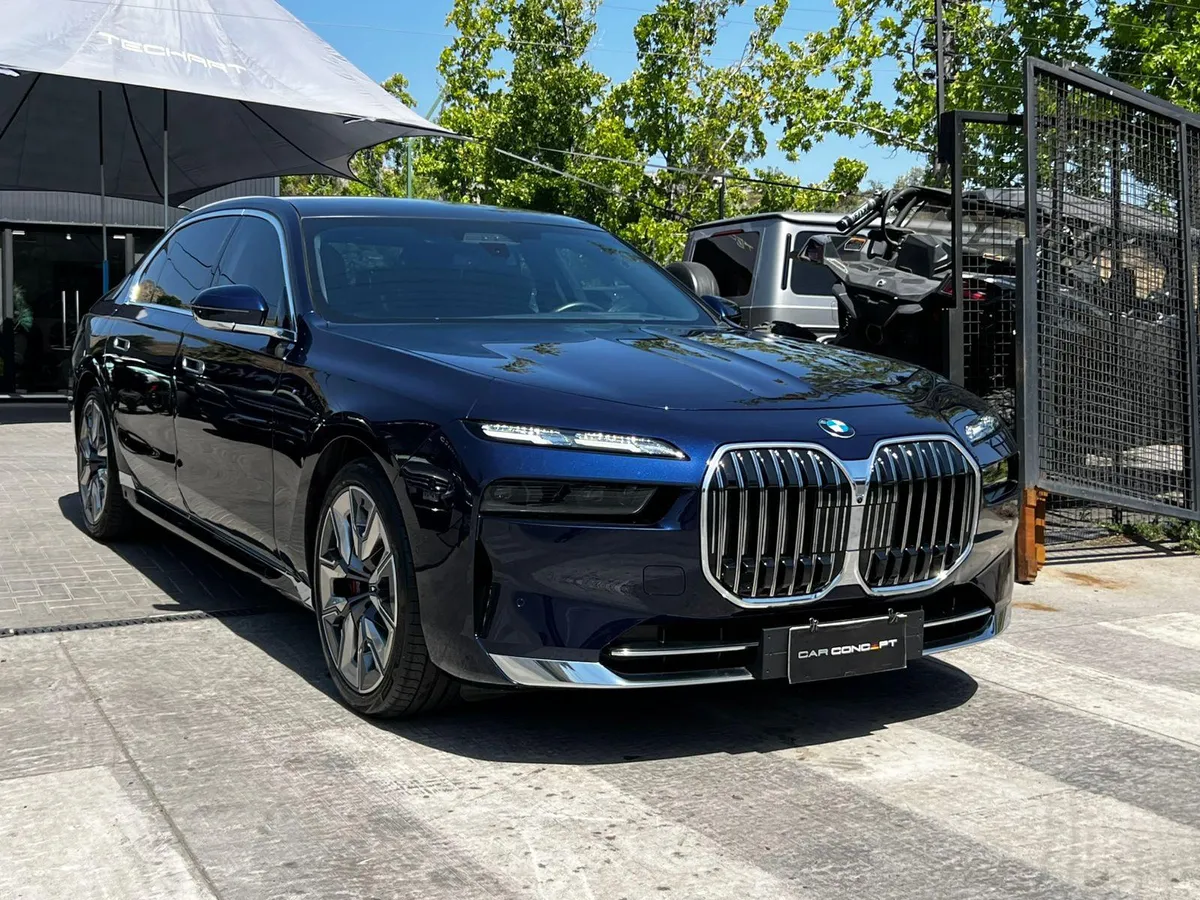 BMW 740 3.0 Turbo año 2025