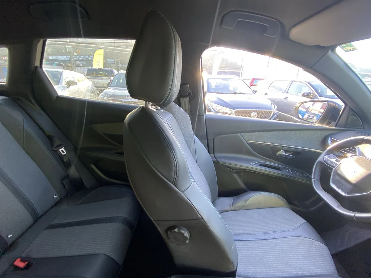 Peugeot 3008 1.6 Allure Pack Thp 165 4x2 Eat6 5p año 2024