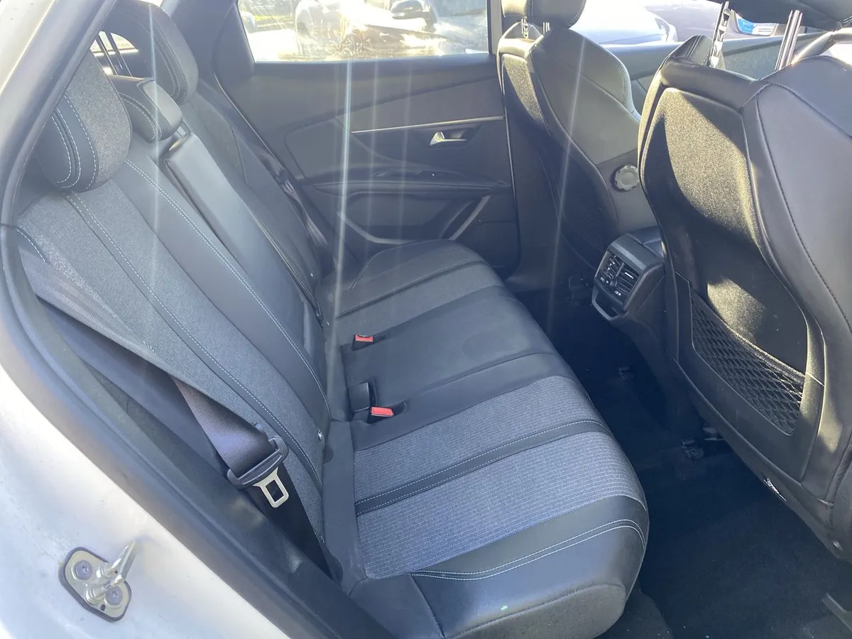 Peugeot 3008 1.6 Allure Pack Thp 165 4x2 Eat6 5p año 2024