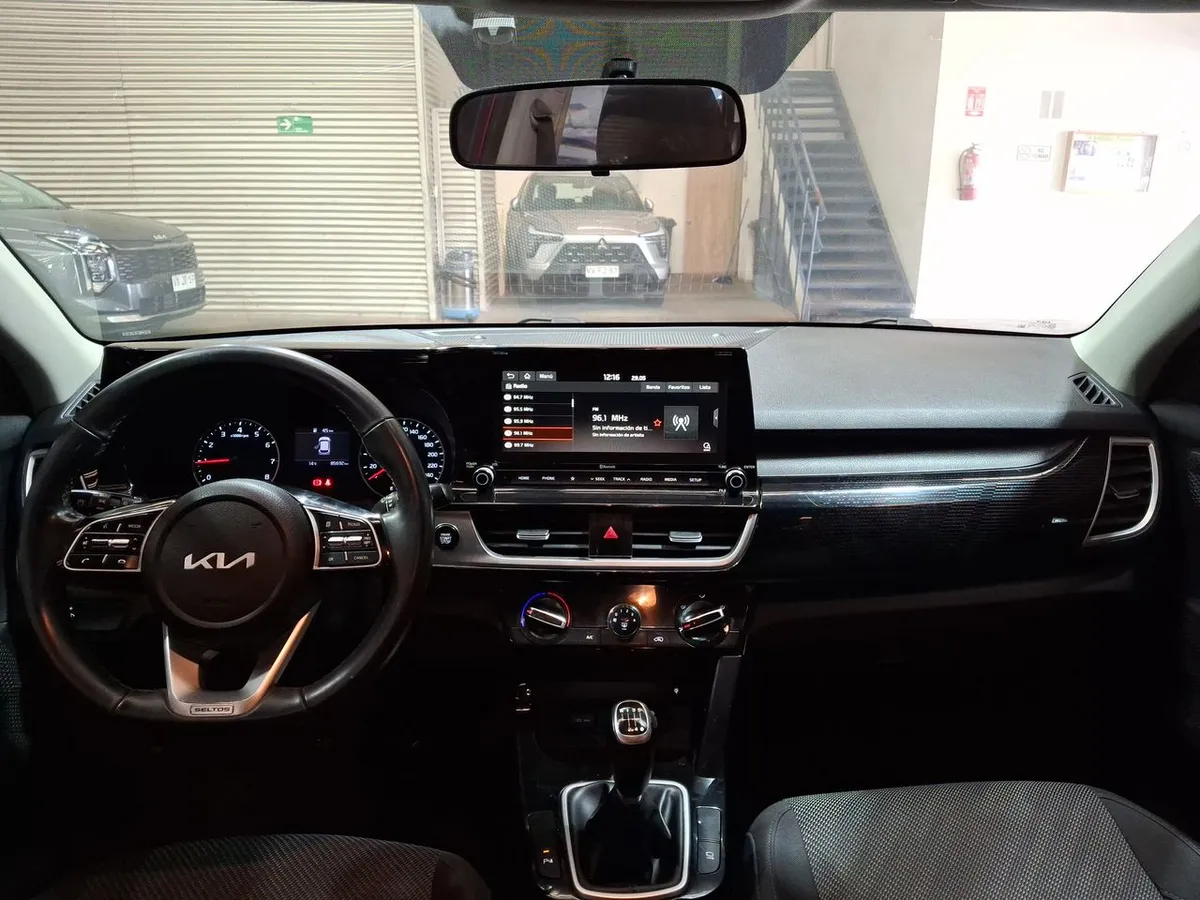 Kia Seltos 1.6 Ex Full 4x2 6mt 5p año 2022