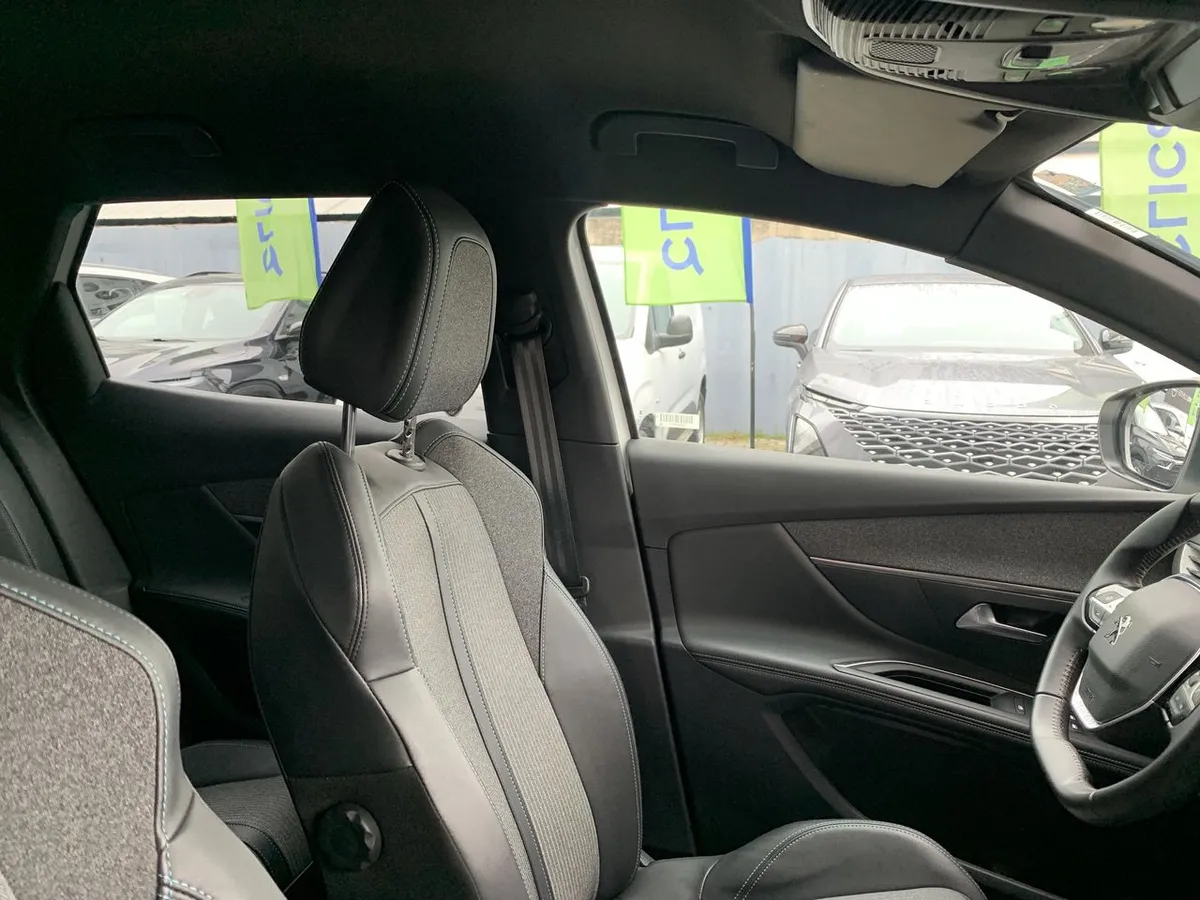 Peugeot 3008 1.6 Allure Pack Thp 165 4x2 Eat6 5p año 2024