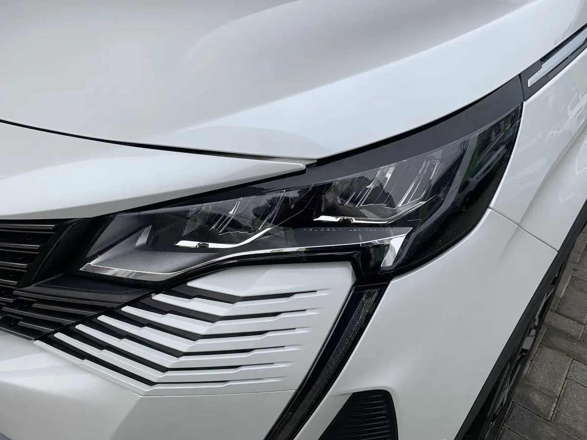Peugeot 3008 1.6 Allure Pack Thp 165 4x2 Eat6 5p año 2024