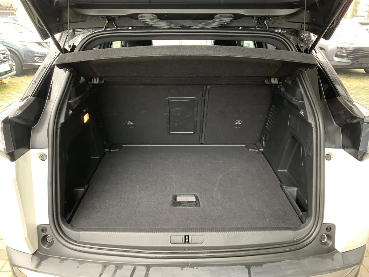 Peugeot 3008 1.6 Allure Pack Thp 165 4x2 Eat6 5p año 2024