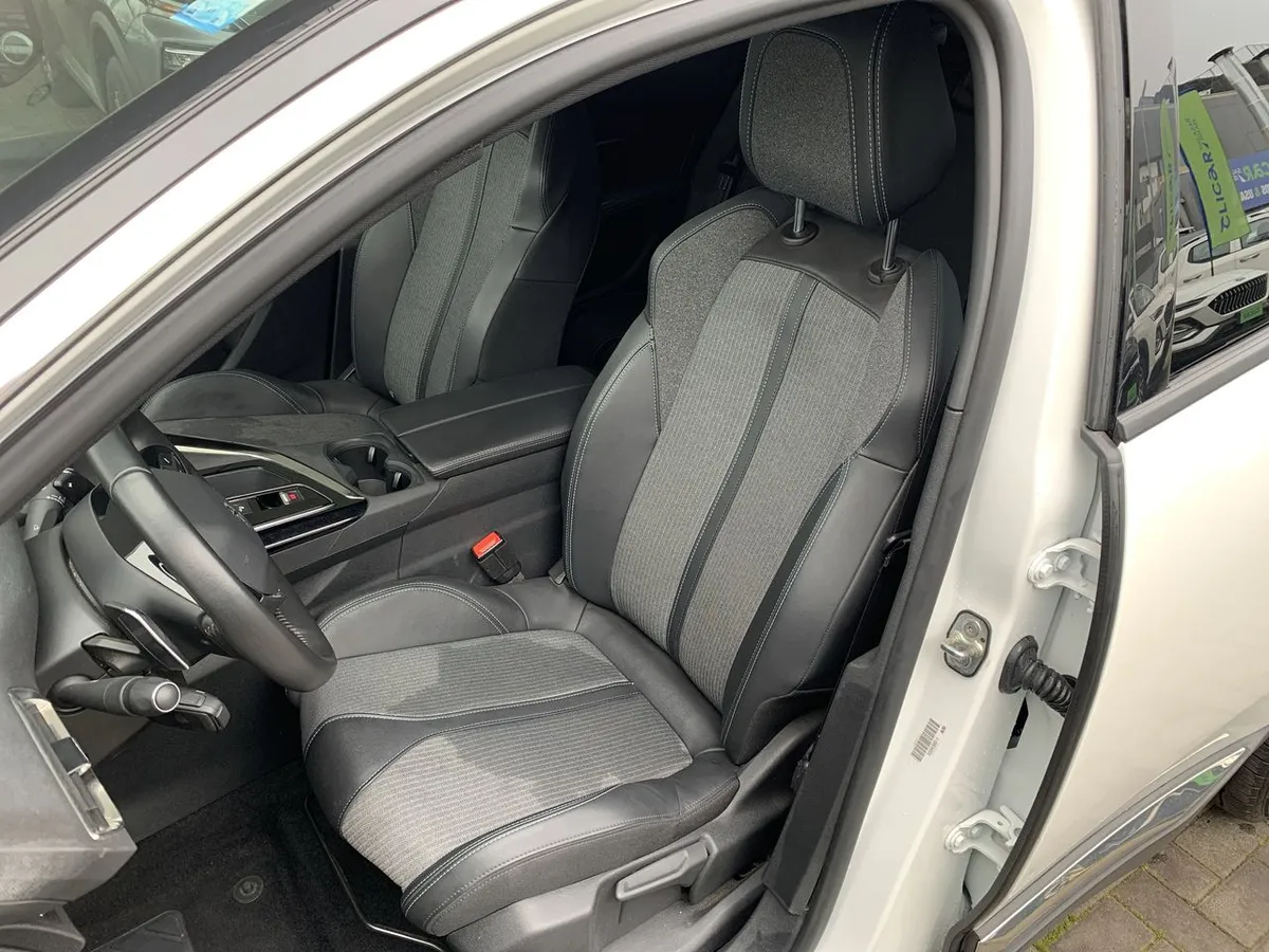 Peugeot 3008 1.6 Allure Pack Thp 165 4x2 Eat6 5p año 2024