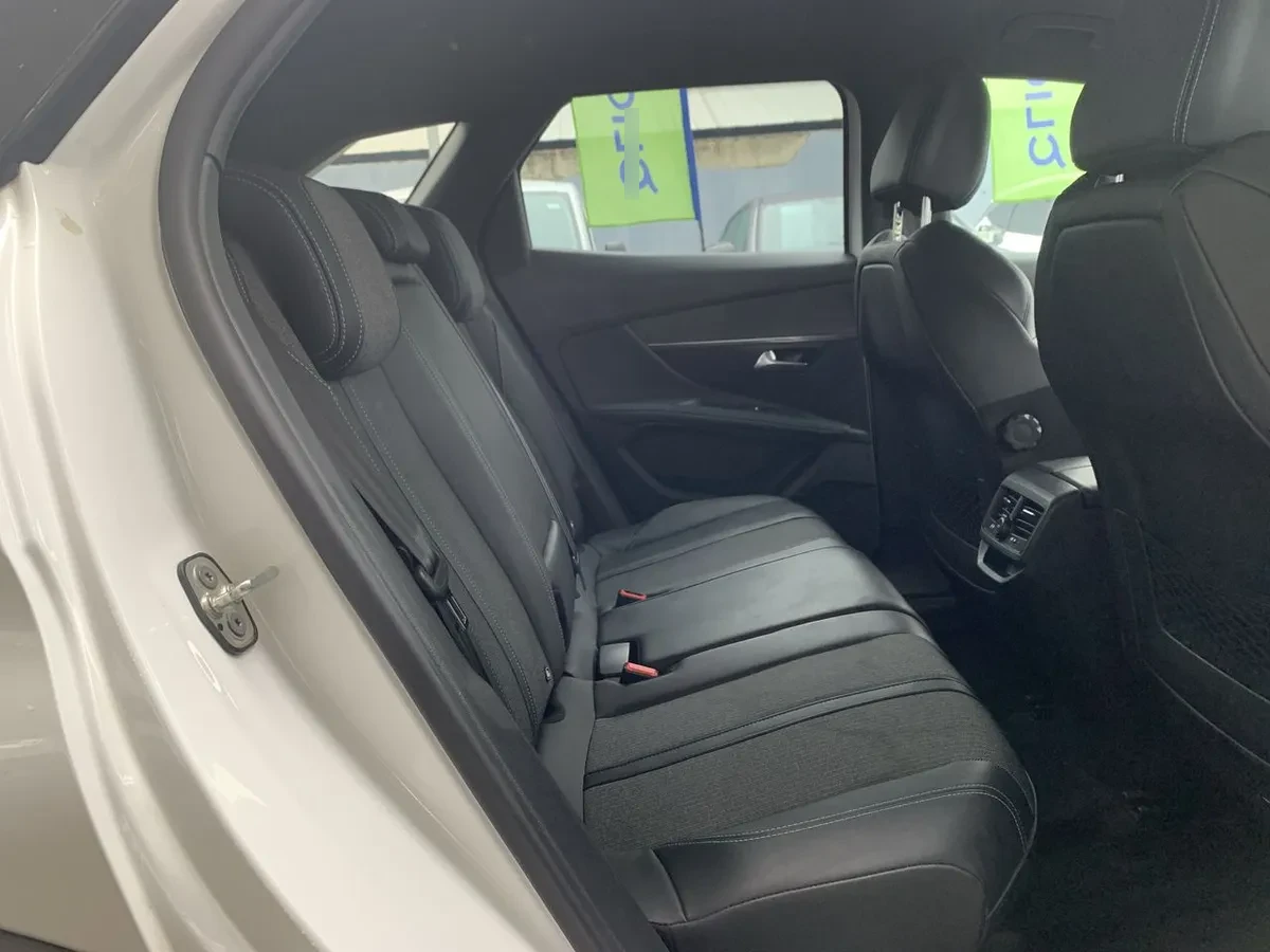 Peugeot 3008 1.6 Allure Pack Thp 165 4x2 Eat6 5p año 2024