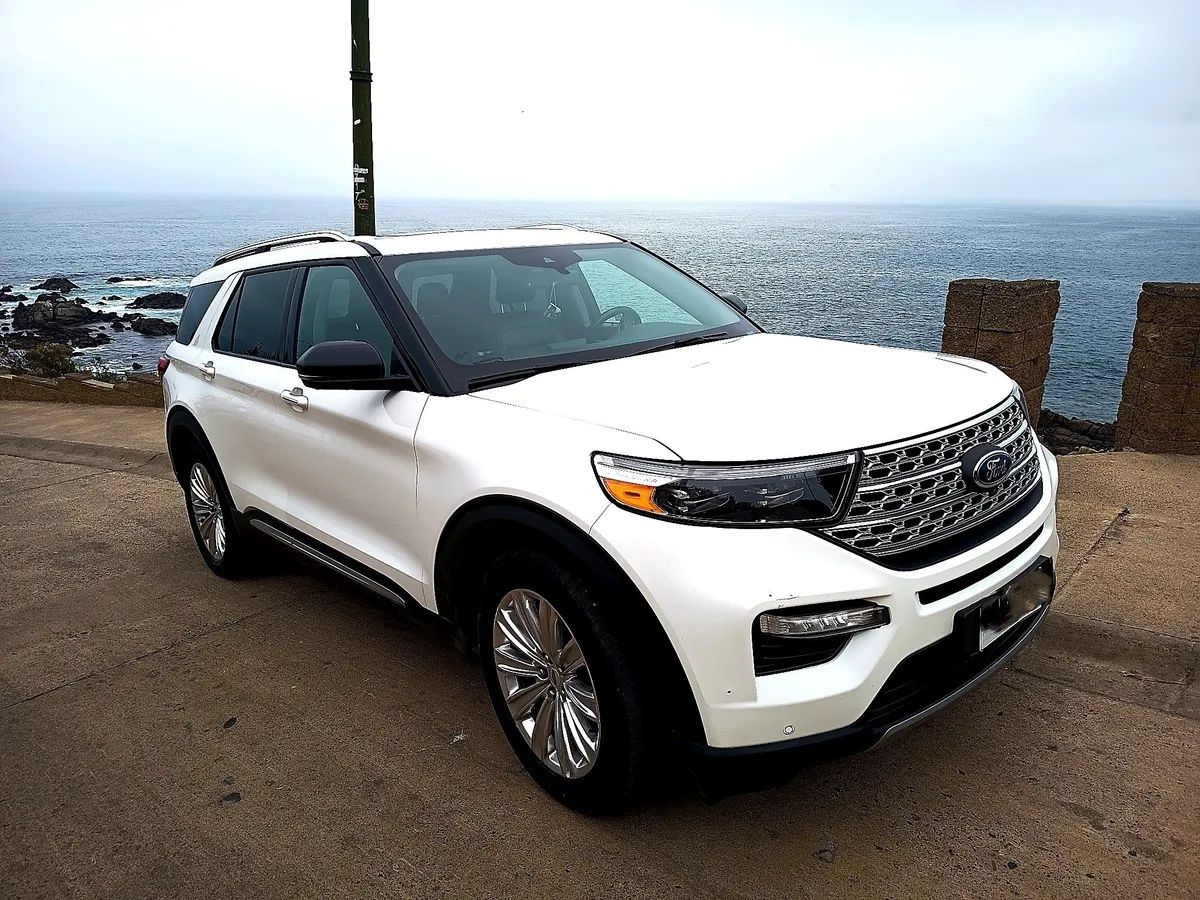 Ford Explorer 2.3 Ltd At año 2022