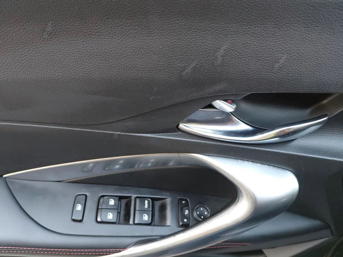 Chevrolet Groove 1.5 Premier P 4x2 Mt 5p año 2024
