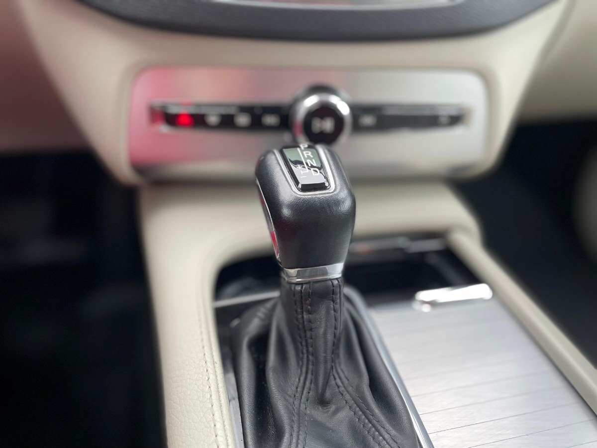 Volvo Xc90 T5 2.0 Aut año 2019