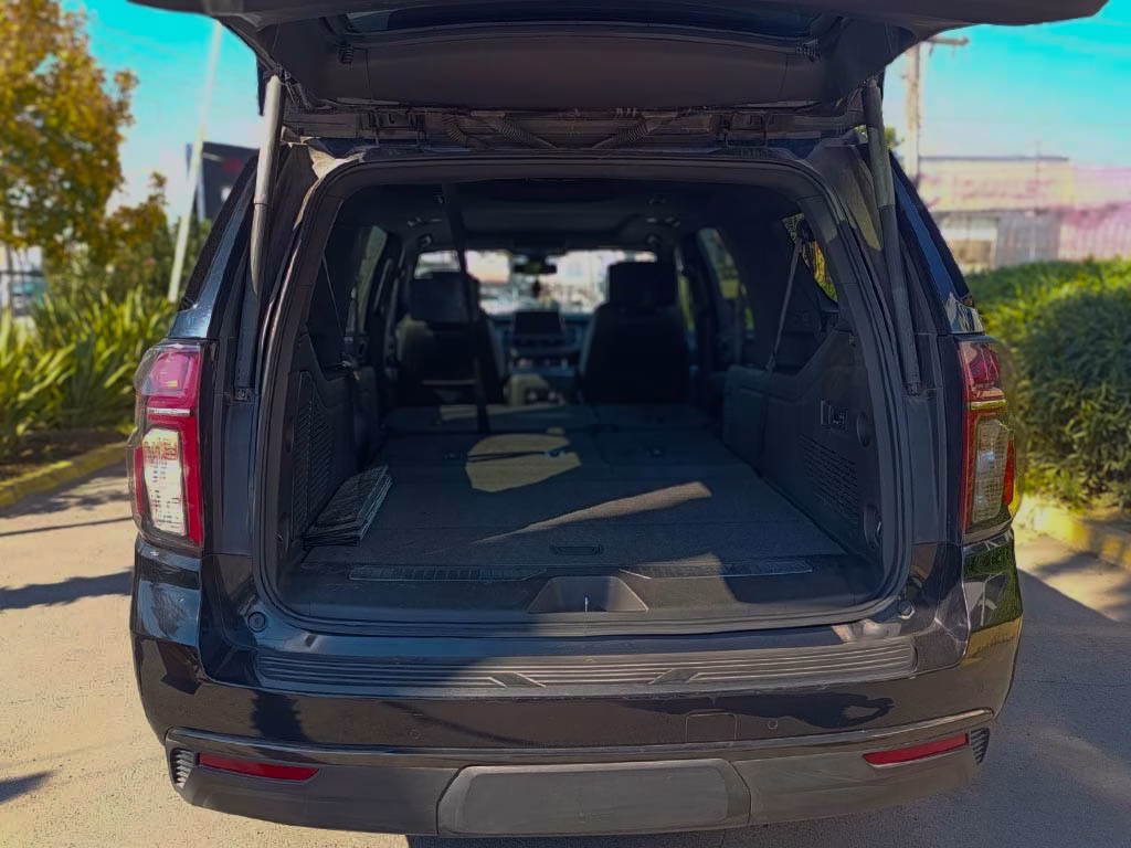 Chevrolet Suburban 4wd Z71 año 2021