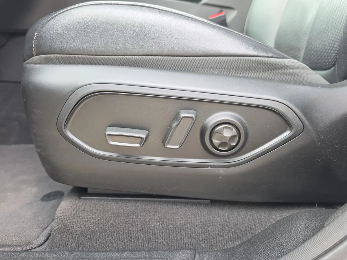 Jeep Grand Cherokee 3.6 Limited L 4wd 7pas. At 5p año 2023