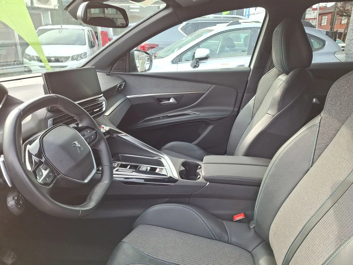 Peugeot 3008 1.6 Allure Pack Thp 165 4x2 Eat6 5p año 2024