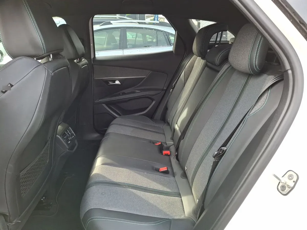 Peugeot 3008 1.6 Allure Pack Thp 165 4x2 Eat6 5p año 2024