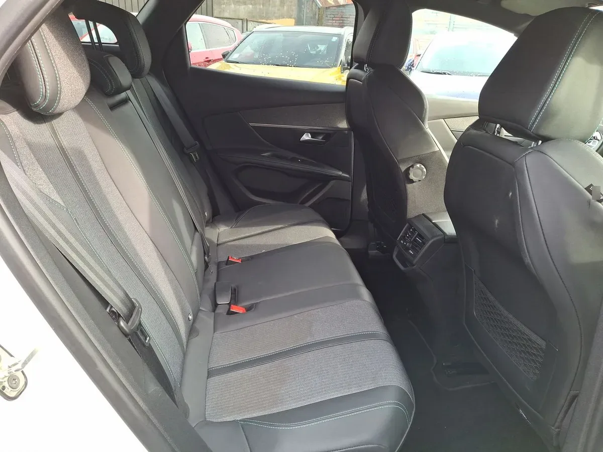 Peugeot 3008 1.6 Allure Pack Thp 165 4x2 Eat6 5p año 2024