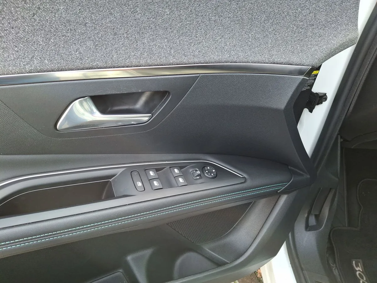 Peugeot 3008 1.6 Allure Pack Thp 165 4x2 Eat6 5p año 2024