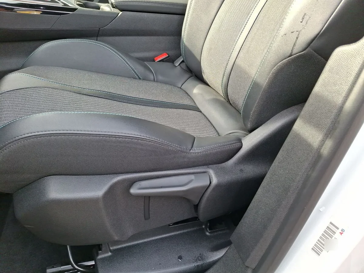 Peugeot 3008 1.6 Allure Pack Thp 165 4x2 Eat6 5p año 2024
