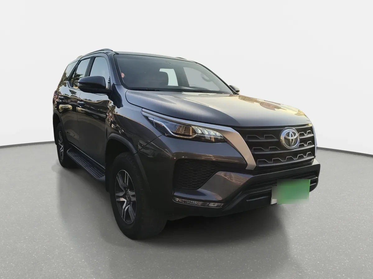 Toyota Fortunner 2.7 Sr5 4x2 At 5p año 2022